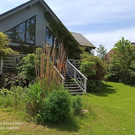 Dom Z Ogrodem בית נופש