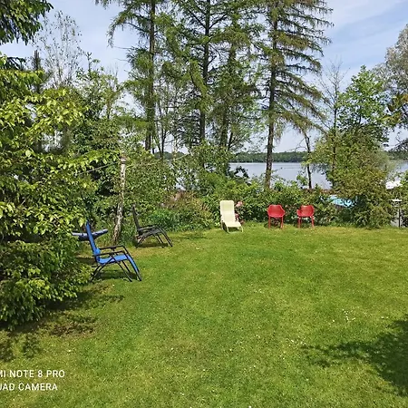 Dom wakacyjny Dom Z Ogrodem