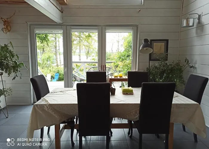 Dom Z Ogrodem בית נופש *