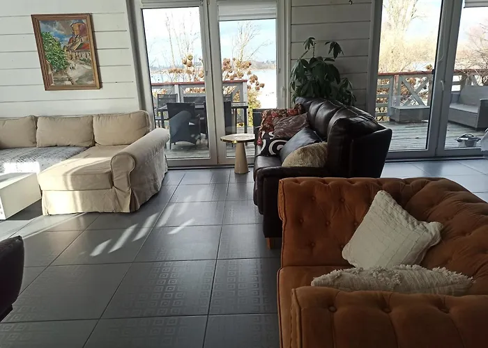 Dom Z Ogrodem בית נופש *